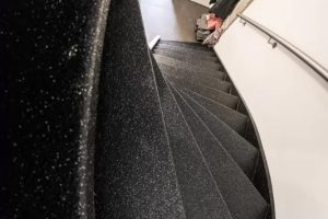 Houten gesloten trap Exclusief Zwart