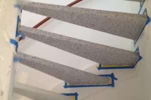 Flakestrap, Houten open trap, Lei Zink