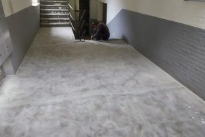 Flakestrap, Betontrap gesloten, Lei Tin