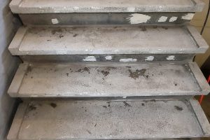 Flakestrap, Betontrap gesloten, Lei Tin