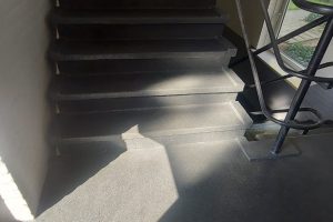 Flakestrap, Betontrap gesloten, Lei Tin