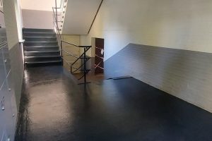 Flakestrap, Betontrap gesloten, Lei Tin