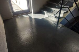 Flakestrap, Betontrap gesloten, Lei Tin