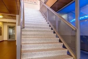 Flakestrap, Beton trap Terrazo Travertin